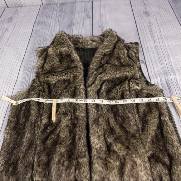 ‼️SOLD‼️ Brown Faux Fur Vest - XL - Picture 11 of 16